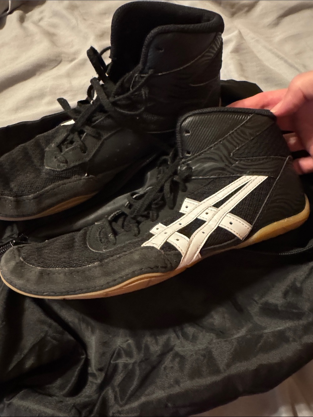 Asics men’s Black and White High-Top Wrestling Shoes